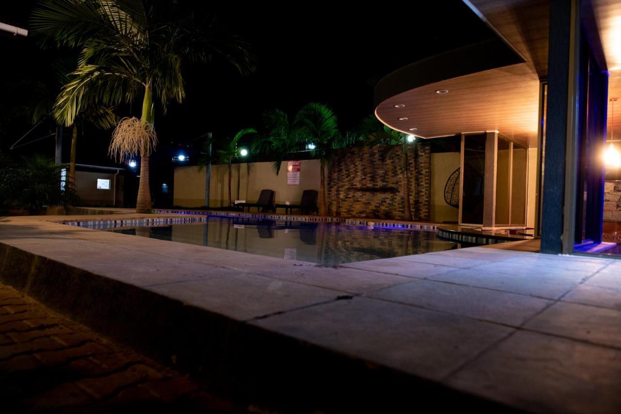 Emc Fully Furnished &Serviced Villas 4 Bedroom With Solar Power , Private Pool, Starlink Wifi ,Aircons & Dstv 루사카 외부 사진