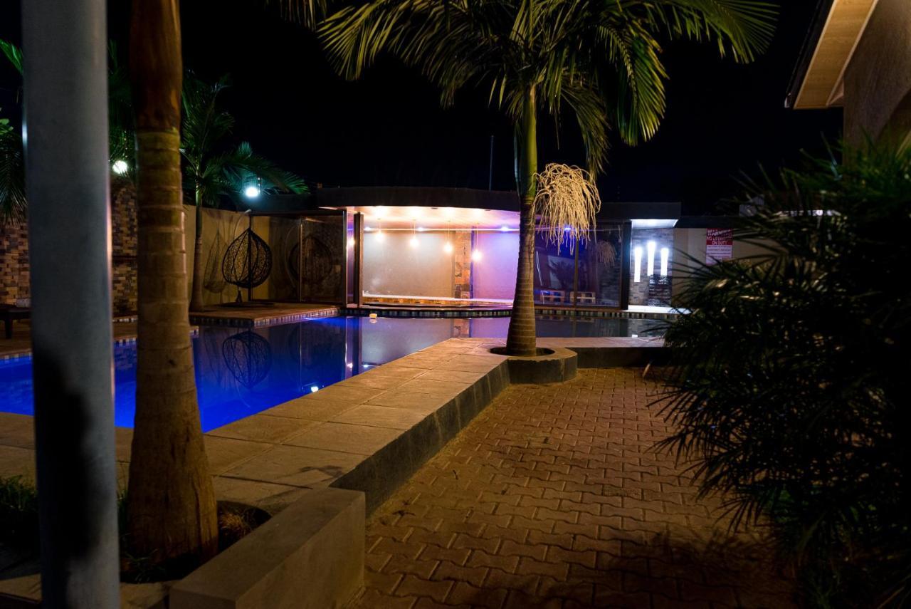 Emc Fully Furnished &Serviced Villas 4 Bedroom With Solar Power , Private Pool, Starlink Wifi ,Aircons & Dstv 루사카 외부 사진